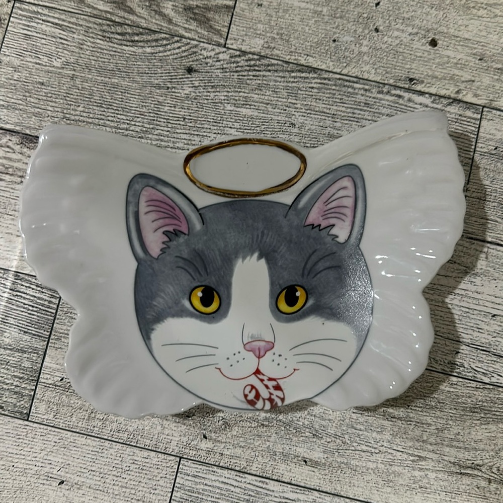 Angle Christmas cat trinket dish